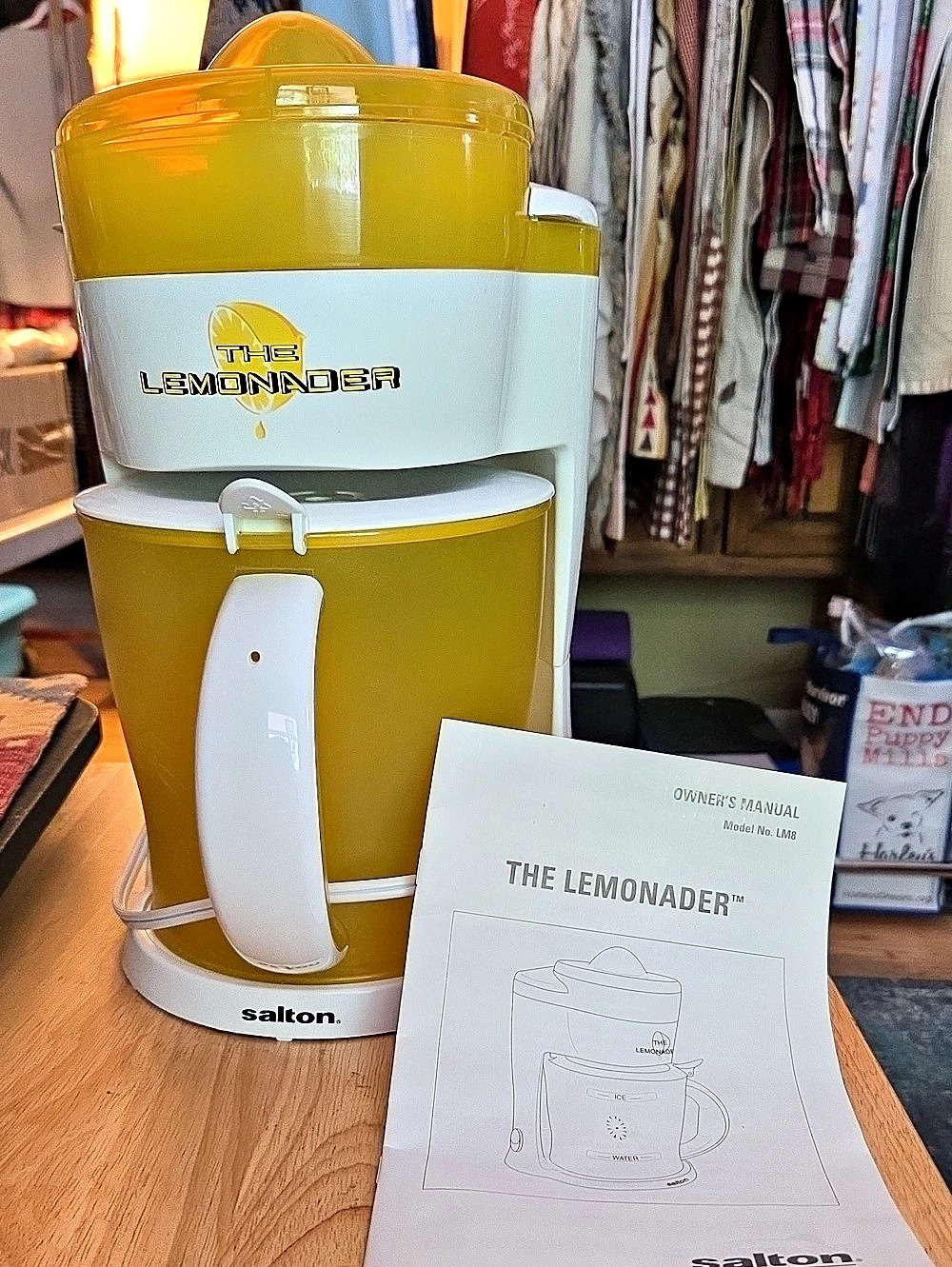 Salton The Lemonader Yellow & White Lemon Squeezer Juicer